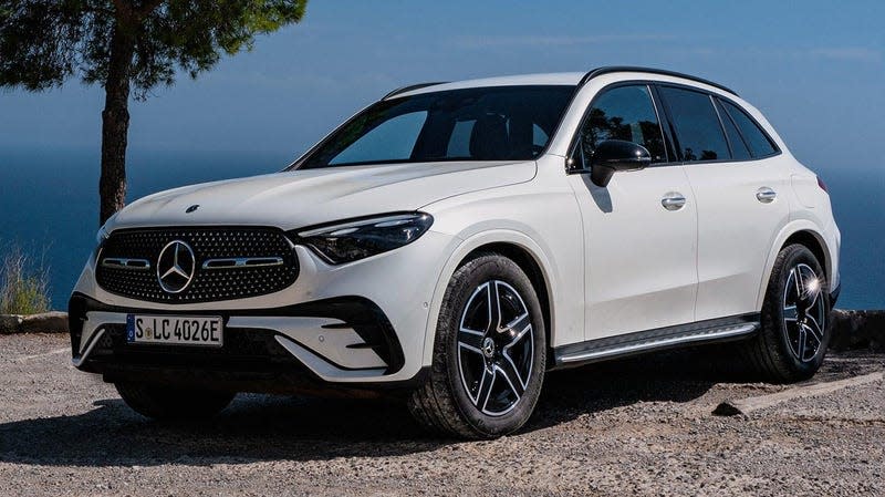 2024 Mercedes-Benz GLC 350e - Image: Mercedes-Benz