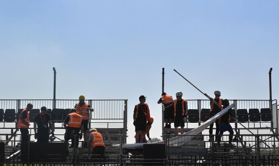 Barriers are assembled ahead of the 2018 London Marathon (PA)