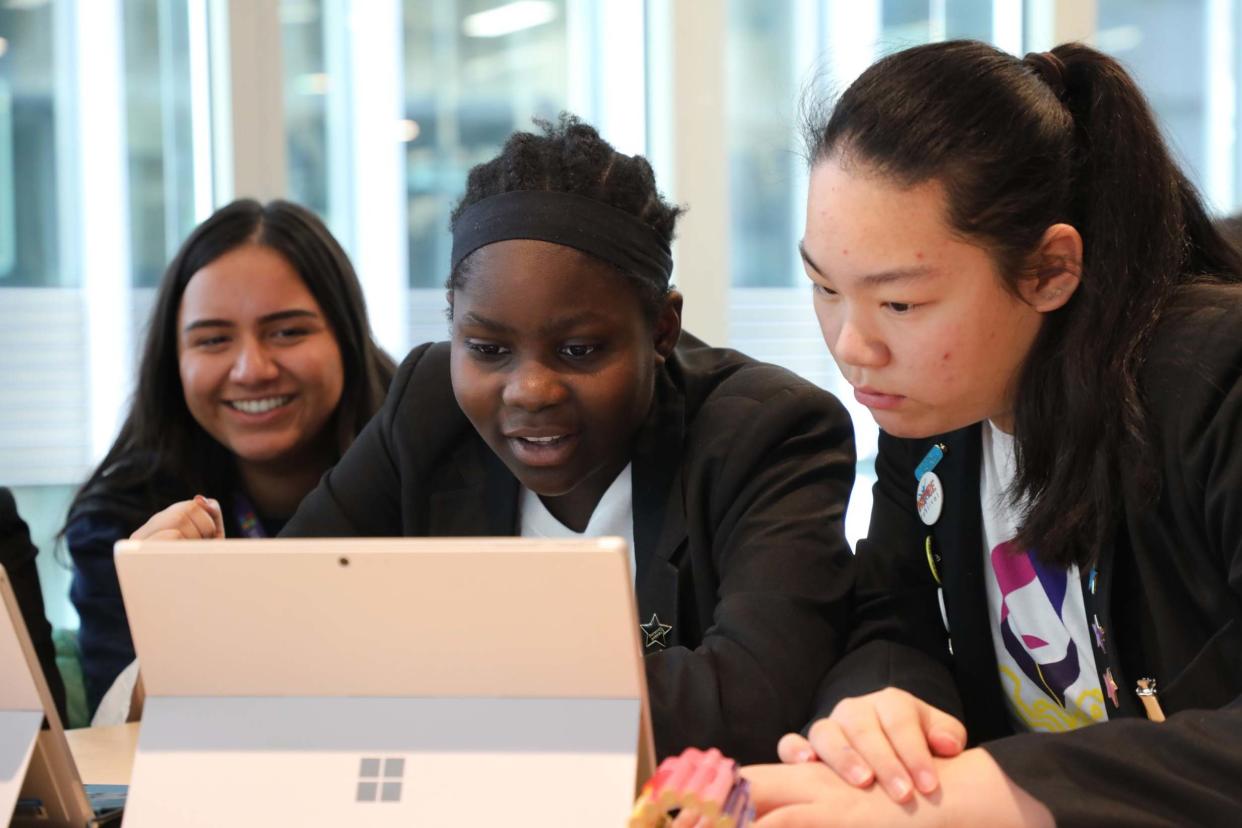 Microsoft Digigirlz workshops are taking over the Oxford Street store next week: Microsoft