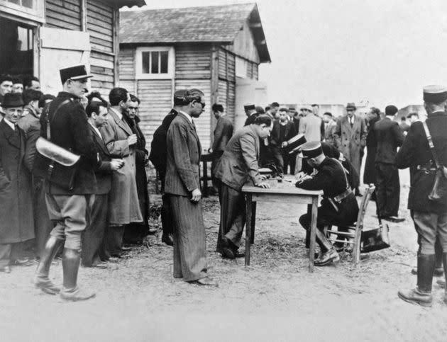 (Photo prise en mai 1941 à la gare de Pithiviers où des étrangers de confession juive sont enregistrés par la police française à leur arrivée dans le camp. Ils seront ensuite déportés en Allemagne et en Europe de l'Est. AFP) (Photo: - via AFP)