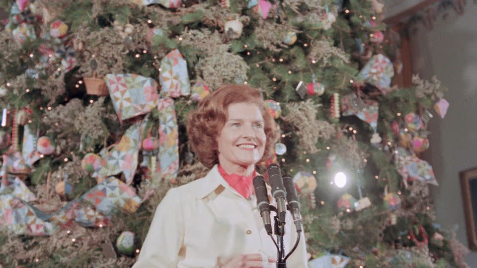 <strong>1974</strong>: Betty Ford with homemade ornaments. - AP