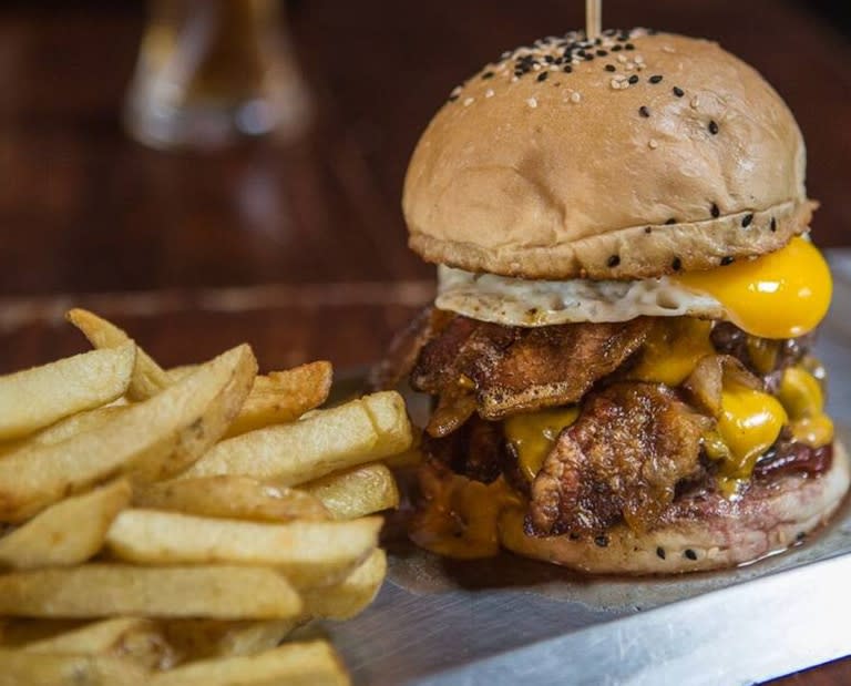 En Mi Barrio, cada zona está representada con una hamburguesa bien power.