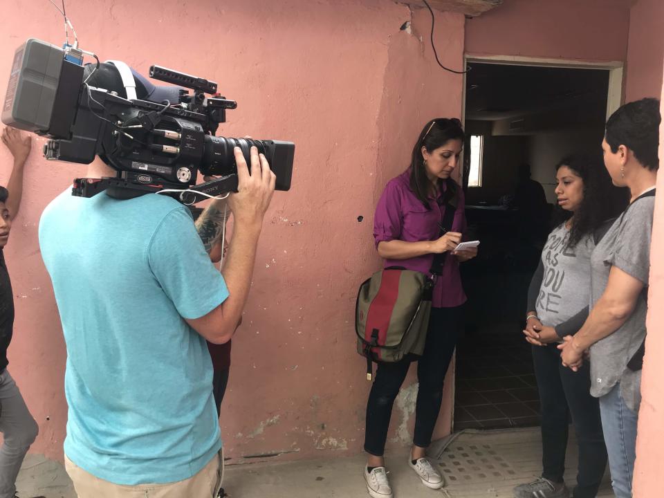 Nawaz reports from the U.S.-Mexico border in 2019 for “PBS NewsHour.”