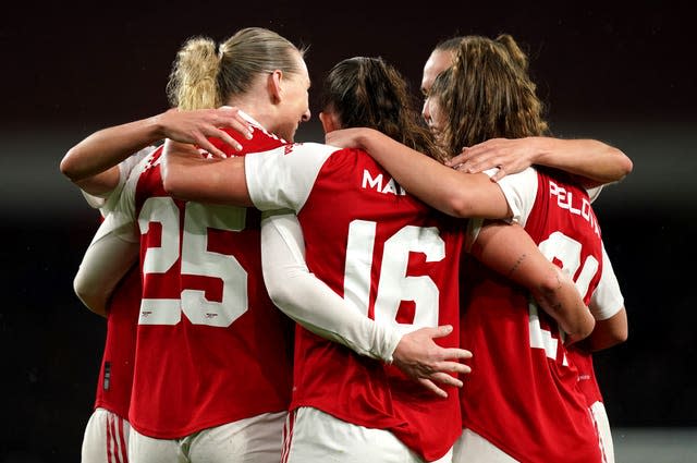 Arsenal celebrate Stina Blackstenius' goal 