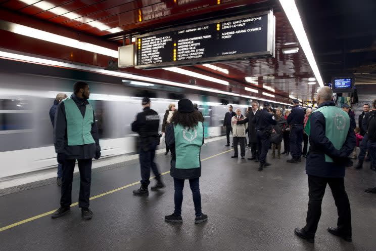 Des agents RATP, lors d'une opération. (AFP)