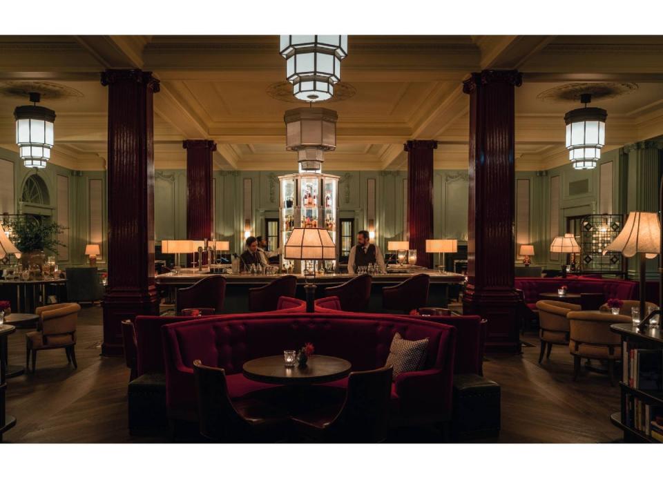 Sip pre-dinner drinks at the opulent Century Bar (Gleneagles)