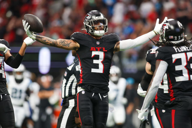 Atlanta Falcons wide receiver Drake London (5) walks off the field after an  NFL football game