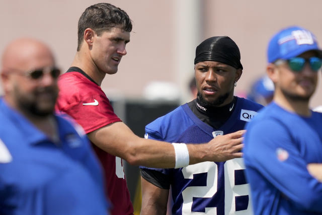 Saquon Barkley doesn't land new contract from Giants at deadline