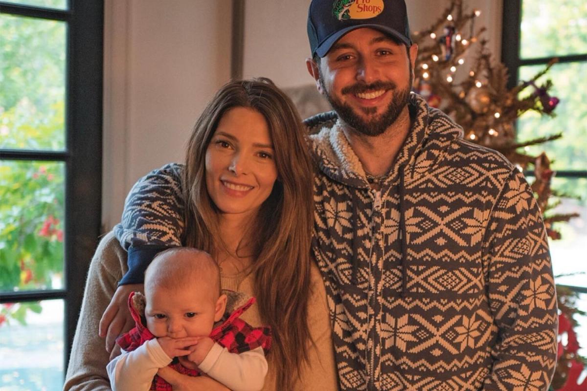 Ashley Greene celebrates her daughter Kingsley’s first Christmas: “The most magical Christmas yet”