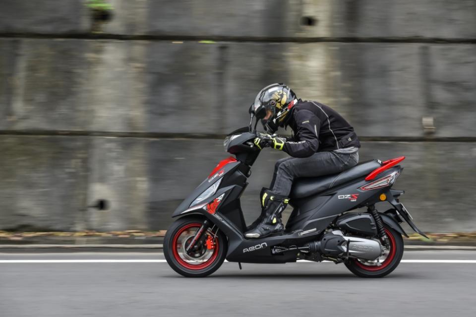 150cc 的動力延綿不絕的從後輪傳遞。