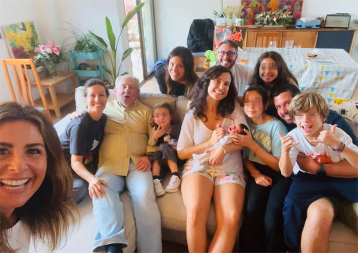 Nuria Roca con su familia