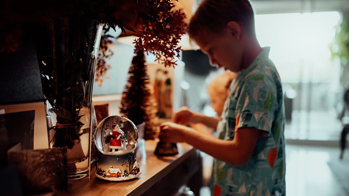 A rumor said that the liquid in snow globes was dangerous to pets and children. 