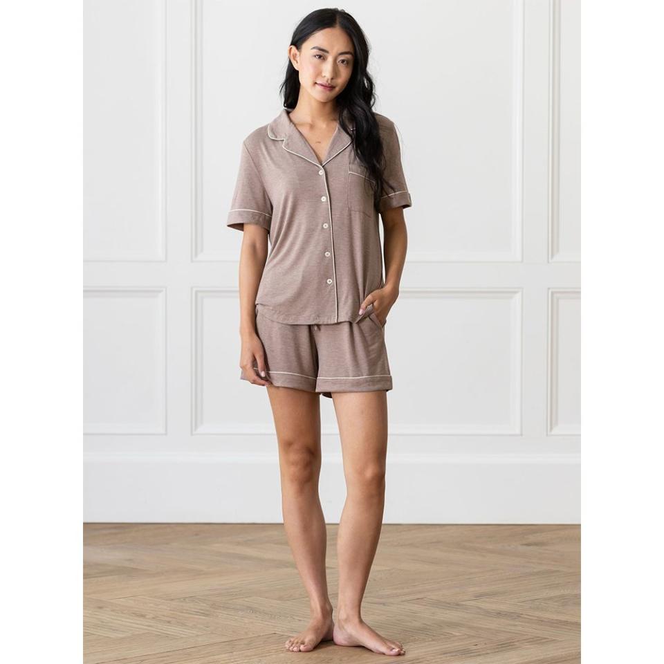 <p><a href="https://go.redirectingat.com?id=74968X1596630&url=https%3A%2F%2Fcozyearth.com%2Fproducts%2Fshort-sleeve-bamboo-pajama-set%3Fvariant%3D42343803322548&sref=https%3A%2F%2Fwww.bestproducts.com%2Fhome%2Fg60115688%2Fcozy-earth-sale-march-2024%2F" rel="nofollow noopener" target="_blank" data-ylk="slk:Shop Now;elm:context_link;itc:0;sec:content-canvas" class="link ">Shop Now</a></p><p>Women’s Stretch-Knit Short Sleeve Bamboo Pajama Set</p><p>cozyearth.com</p><p>$140.00</p>