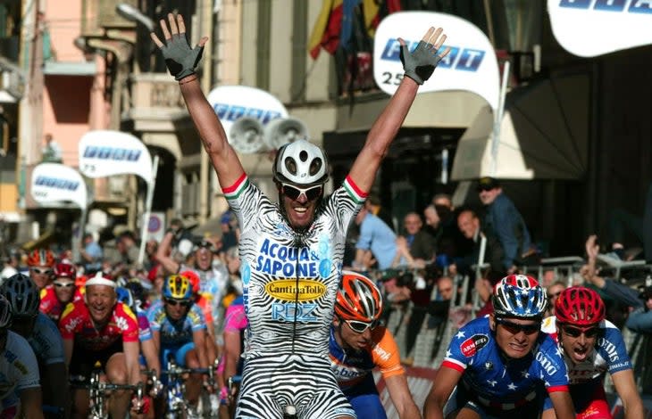 <span class="article__caption">Rodriguez, bottom right, took Cipollini to the line 2002.</span> (Photo: Tim De Waele/Getty Images)