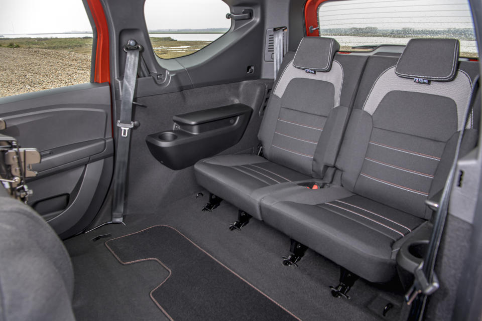 Seven seats come as standard with the Jogger. (Dacia)