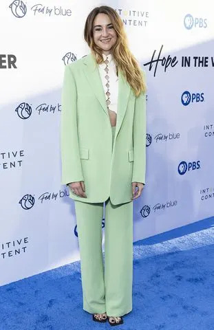 <p>Corine Solberg/Getty</p> Shailene Woodley en el estreno de 'Hope in the Water' en Los Ángeles