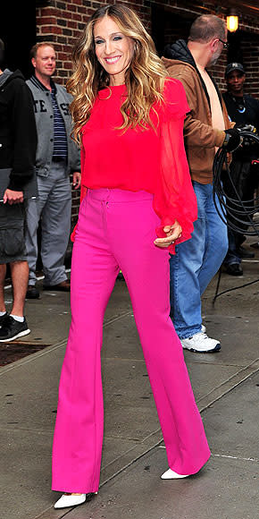 Sarah Jessica Parker goes bold in a color blocked ensemble
