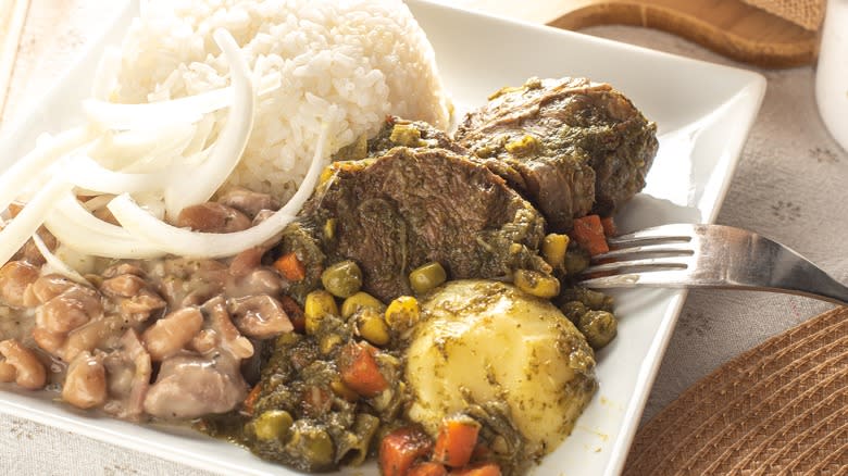 Cilantro and beef stew, rice