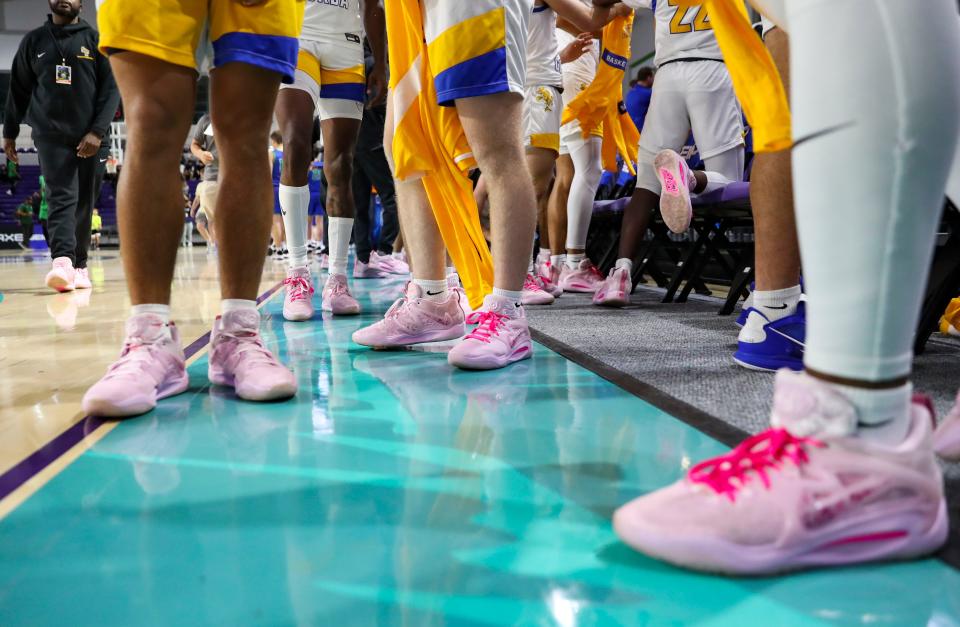 The Charlotte Tarpons compete against the North Laurel Jaguars during the 49th annual City of Palms Classic at Suncoast Arena in Ft. Myers on Friday, Dec. 16, 2022. 