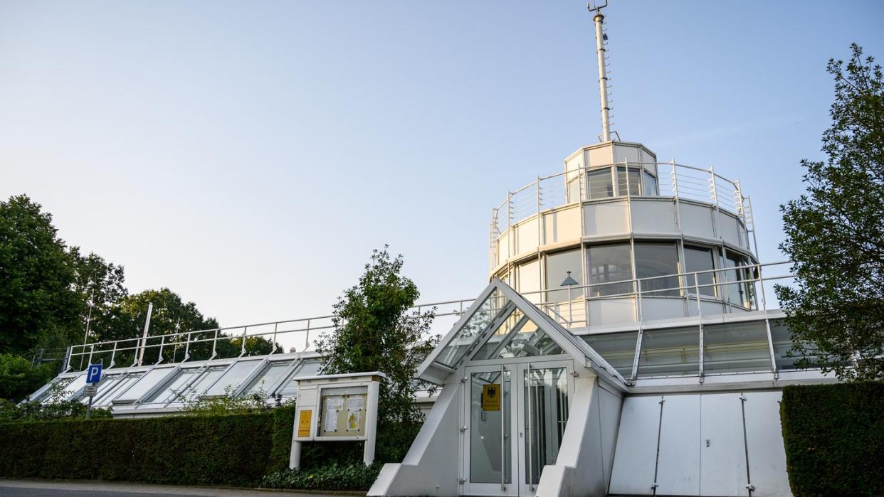 Der DWD hat die Verlegung seiner Wetterstation in Lingen und die Prüfung der dortigen Temperaturmessung angekündigt.