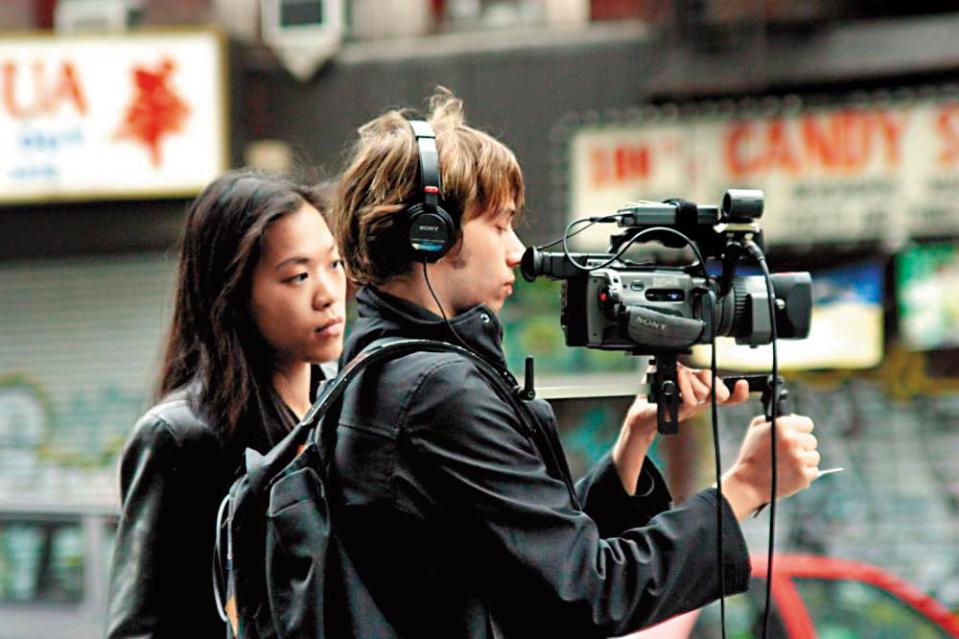 鄒時擎（左）和導演尚恩貝克（右）合作電影《外賣》，兩人身兼所有工作，機動性強。