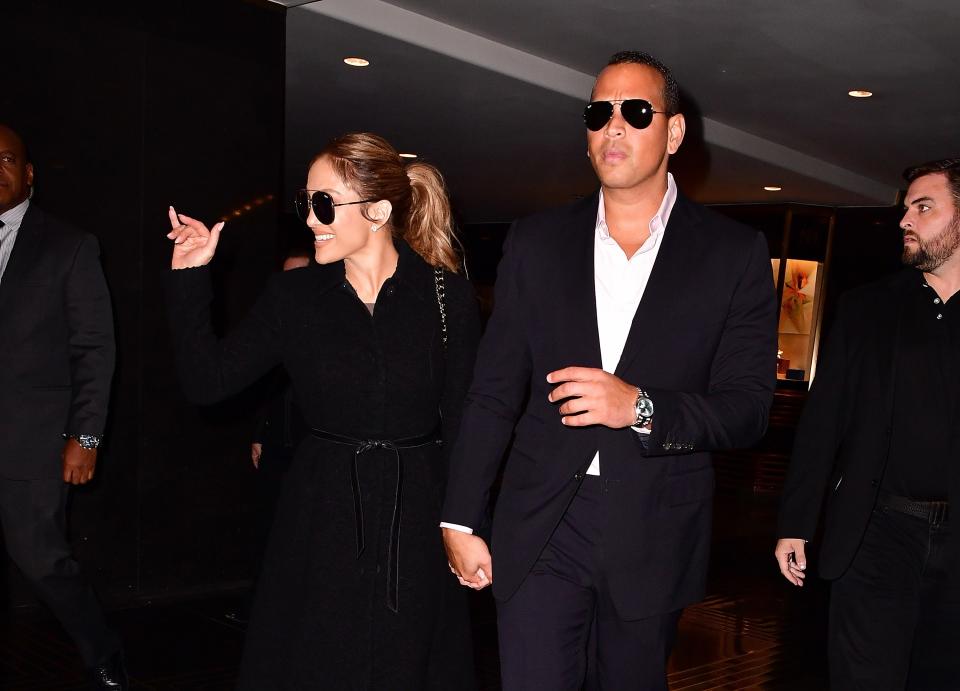 <h1 class="title">Jennifer Lopez and Alex Rodriguez</h1><cite class="credit">James Devaney/Getty Images</cite>