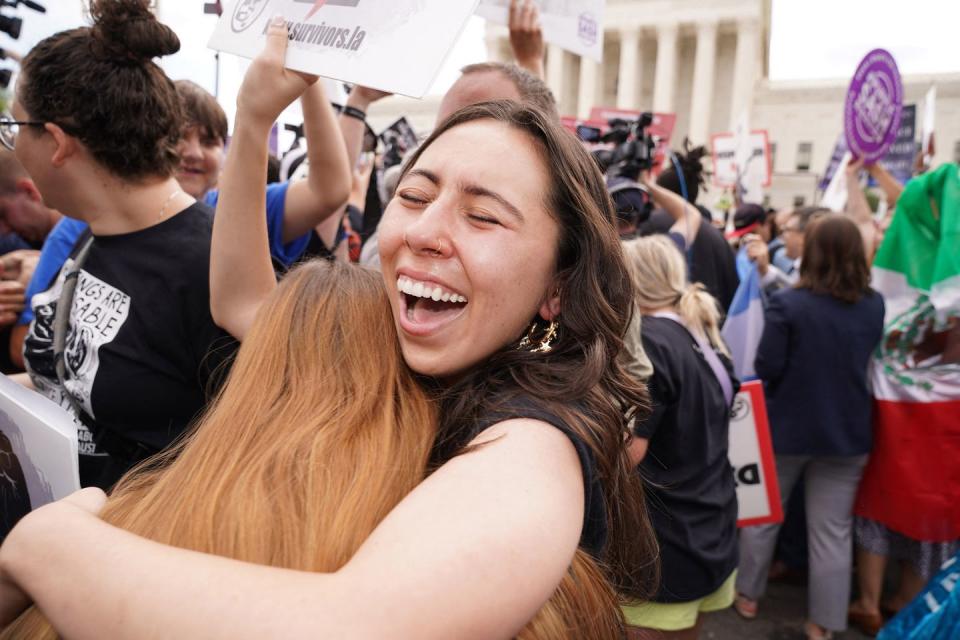 Photos From Outside the Supreme Court After Roe v. Wade Is Overturned