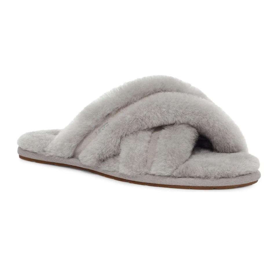 28) Scuffita Genuine Shearling Slide Slippers