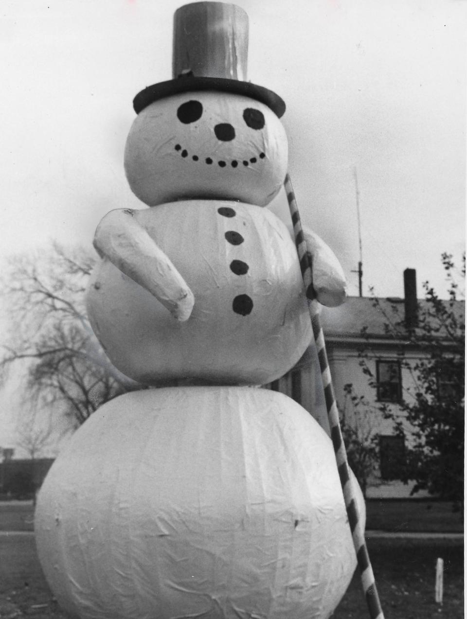 An 18-foot snowman, designed by Tallmadge Jaycees decorating chairman Eric Nicodemus, stood at Tallmadge Circle for Christmas in 1969, 1970 and 1971.