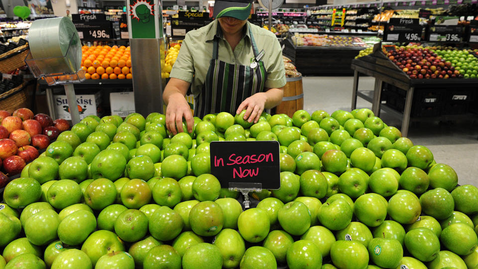 Supermarket apples were put to the test to figure out their age and quality.