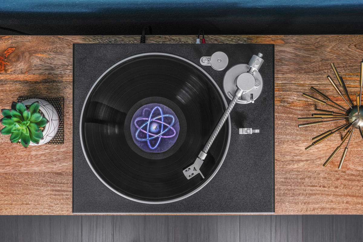 Victrola's new Hi-Res wireless turntables won't require a Sonos setup - engadget.com
