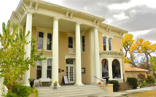 New Mexico: Luna-Otero Mansion in Los Lunas