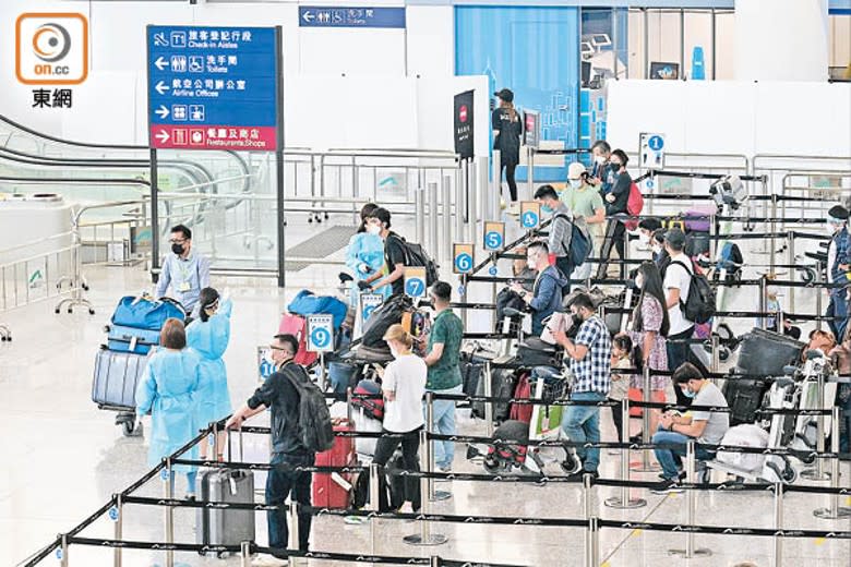 有專家指，「0+7」方案實施後，本港市民可能外出旅行「放監」，屆時每日或會有數萬人入境本港。