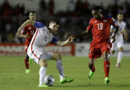 Football Soccer - Panama v USA - World Cup 2018 Qualifiers - Rommel Fernandez stadium, Panama city, 28/3/17.Alberto Quintero of Panama and Christian Pulisic of the U.S. in action. REUTERS/Juan Carlos Ulate