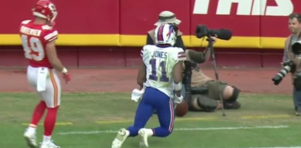 Zay Jones, floating. (Via screen shot)