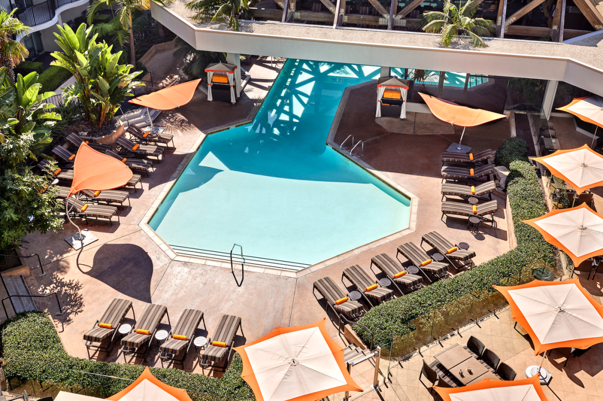 overhead view of the pool at the anaheim marriott