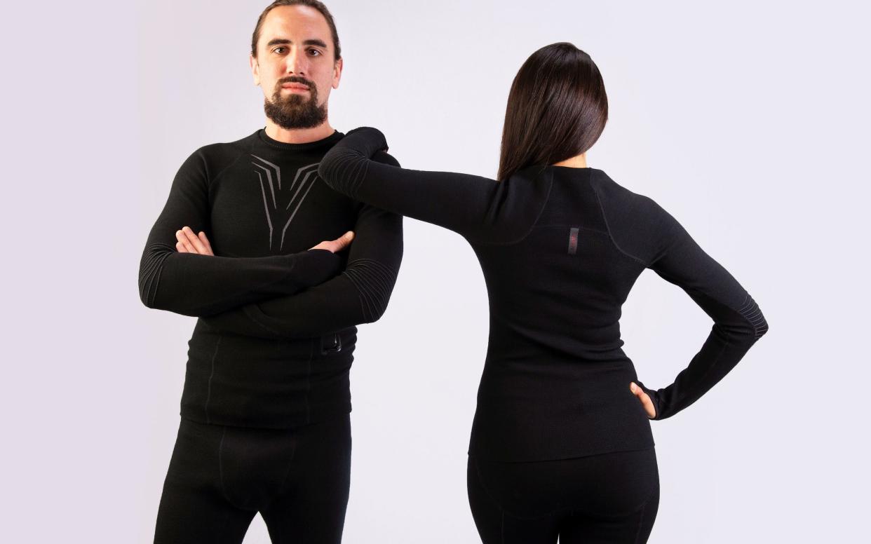 SKIINCore is a self-heating and wire-free piece of clothing will keep you warm for up to 8 hours - SKIINCore