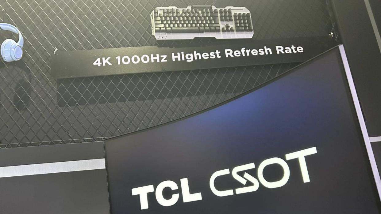  TCL 1000Hz 4K panel demonstration. 