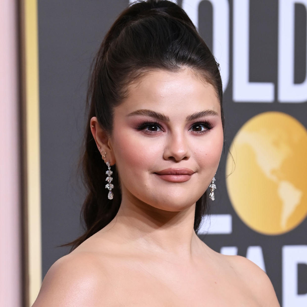 selena gomez 80th golden globe award