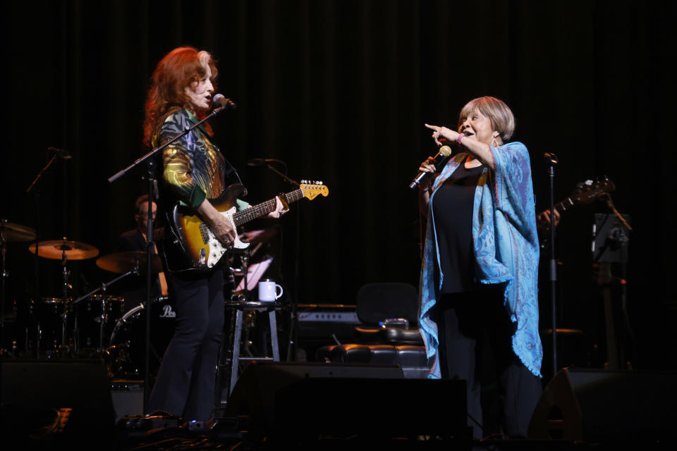 INGLEWOOD, CALIFORNIA - APRIL 18: (L-R) Bonnie Raitt and Mavis Staples perform onstage during the Mavis Staples' 85th: All-Star Birthday Celebration at YouTube Theater on April 18, 2024 in Inglewood, California. (Photo by Taylor Hill/Getty Images for Blackbird Presents and Live Nation )