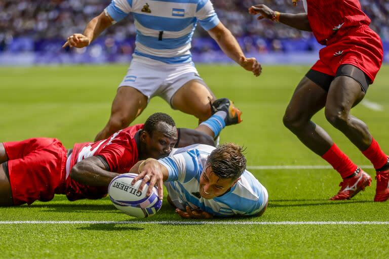 Agustín Fraga de Argentina en el partido de sevens frente a Kenia en el debut de los Juegos Olímpicos de París 2024