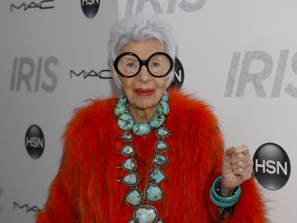 10 Dinge, die Sie noch nicht über Iris Apfel wussten