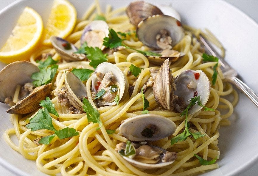 On the menu at Caffe Luna Rosa in Delray Beach: linguine with clam sauce.