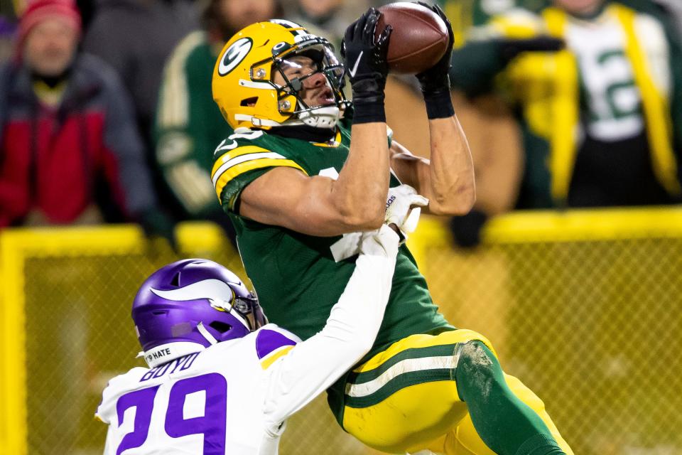 When the Green Bay Packers traded star wide receiver Davante Adams to the Las Vegas Raiders, it opened up a ton of chances for other members in the position group to step up as potential targets for quarterback Aaron Rodgers. Iowa native and former Iowa State star Allen Lazard believes he has an advantage over everyone else in the room.