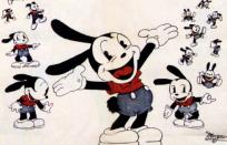 <p>Beinahe wäre nicht eine Maus, sondern ein Hase das Aushängeschild von Disney geworden: "Oswald, the Lucky Rabbit" entstand bereits 1927, ein Jahr, bevor die berühmte Maus ihren ersten großen Auftritt hatte. Walt Disney vergaß allerdings, sich die Rechte an dem "lustigen Hasen", so der deutsche Titel, zu sichern. Bei Micky Maus machte er diesen Fehler dann nicht mehr. (Bild: LMPC via Getty Images)</p> 