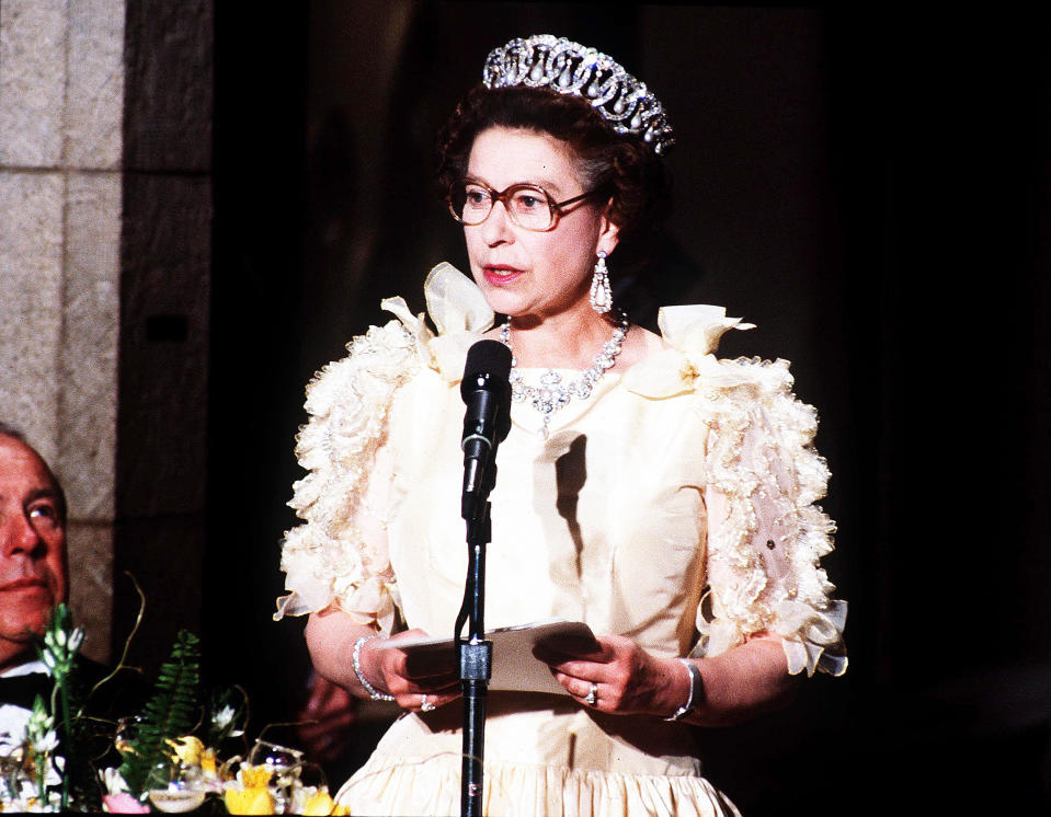 Queen Elizabeth ll at a banquet during the Queen's official visit to the US in March 1983 in  in San Francisco, CA. (Tim Graham / Photo Library via Getty Images)