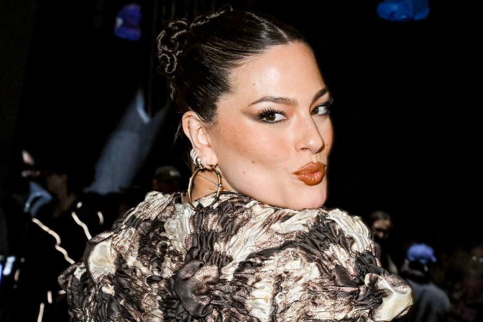 <p>Gilbert Flores/WWD via Getty</p> Ashley Graham