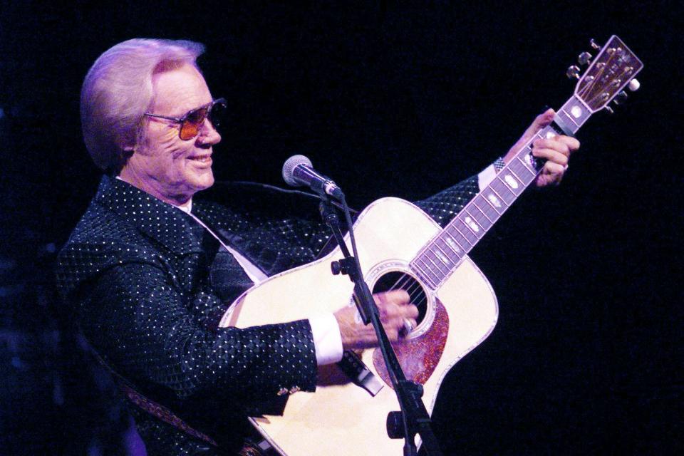 George Jones at the Ryman Auditorium on Aug. 27, 1999. It was his first public performance after a serious car accident the previous March.