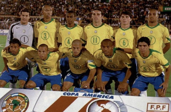 Quem foi o técnico da seleção brasileira em 2004?