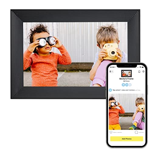 Aura Carver Smart Digital Picture Frame (Amazon / Amazon)